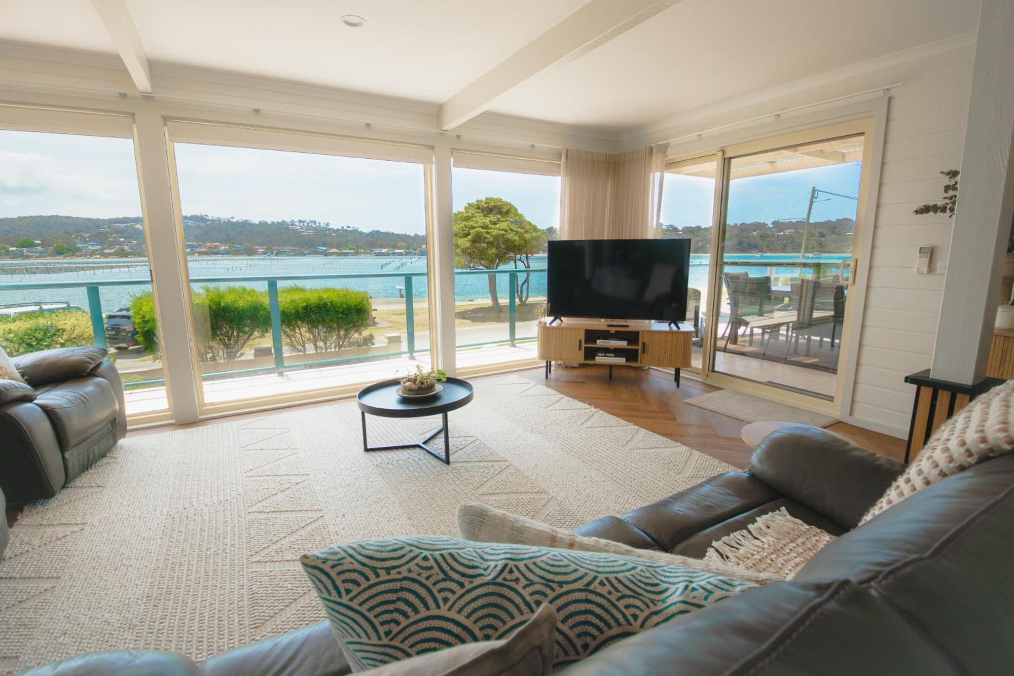 The Retreat Lakeside Merimbula Exterior photo